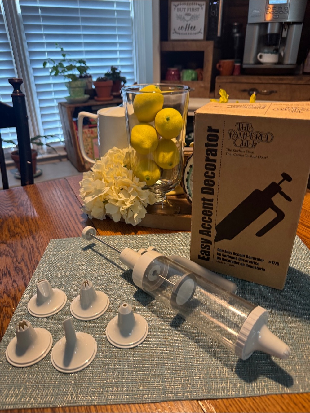 Pampered Chef Easy Accent Decorator